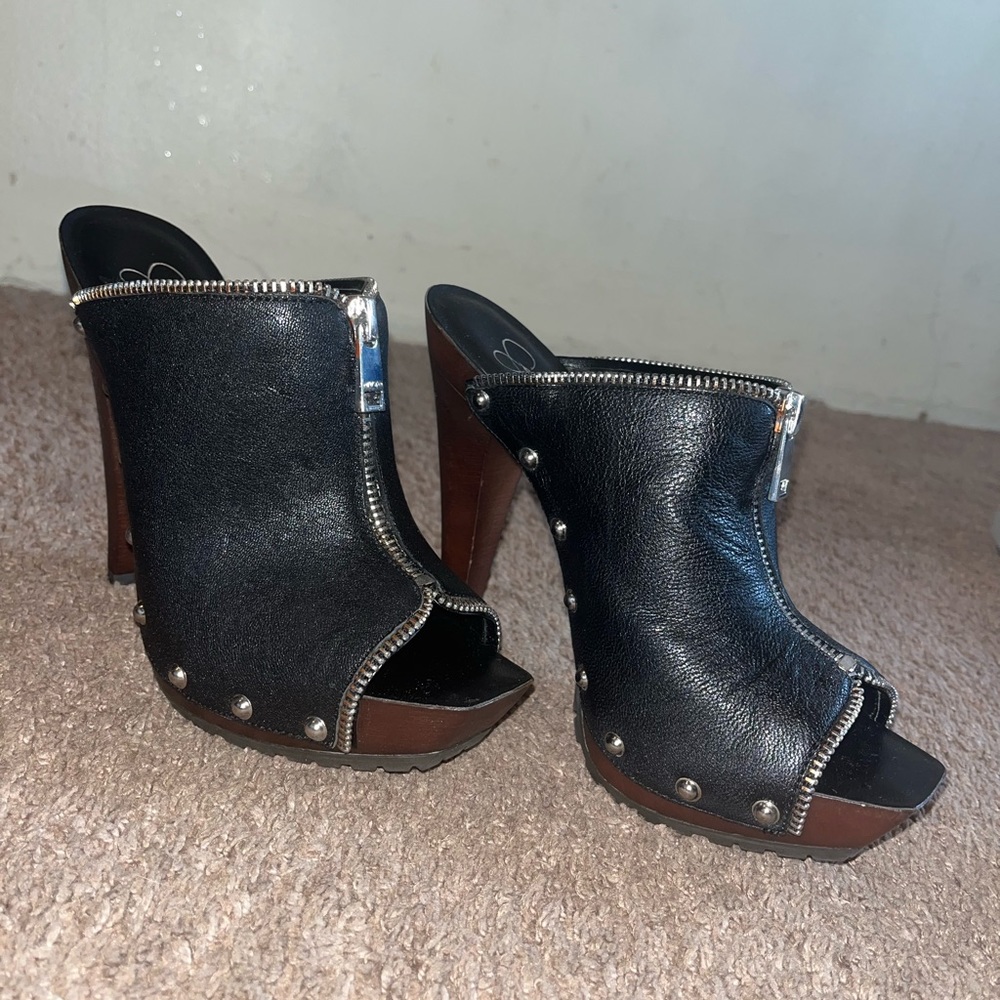 Jessica Simpson heels